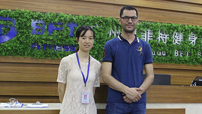 时隔五年卡塔尔客户再次来叼嘿软件下载采购健身器材