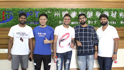 印度客户来中国进口叼嘿软件下载健身房器械